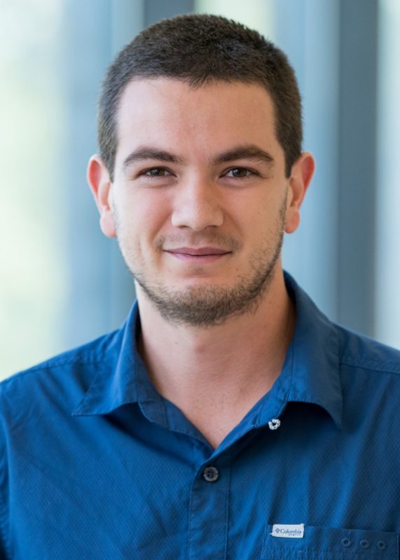 Fabian J. Roa headshot image